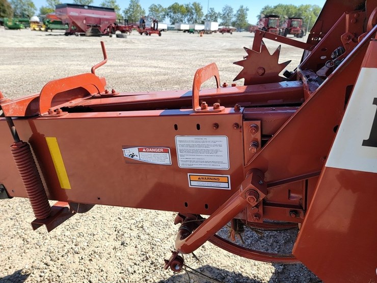 hesston-4550-image-15