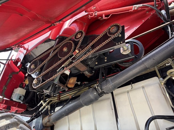 case-ih-7010-image-30