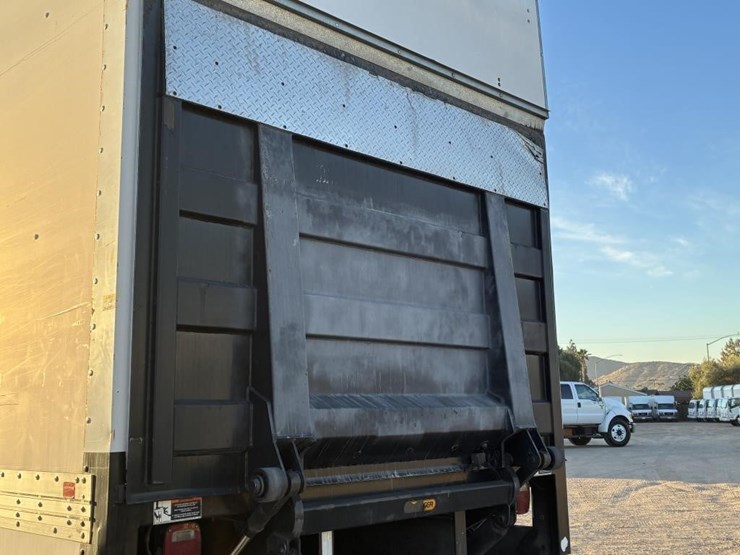 ford-f650-xlt-image-5