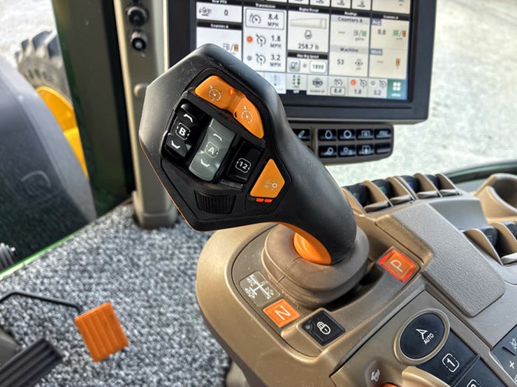 john-deere-8r-370-image-85