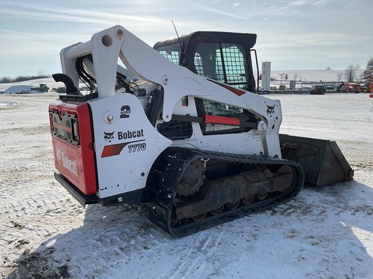 2022-bobcat-t770-image-5