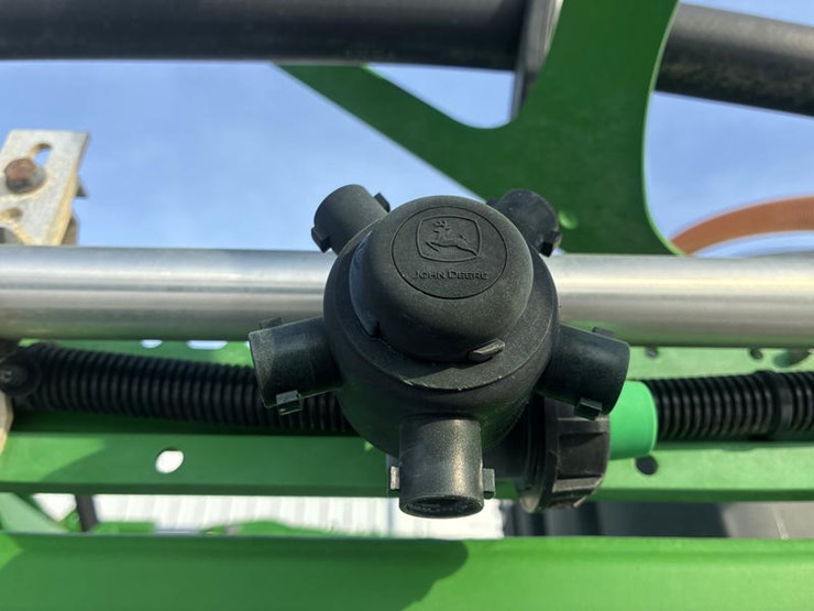john-deere-r4038-image-28