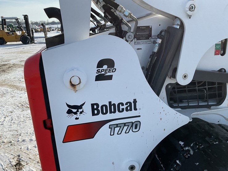 2022-bobcat-t770-image-13