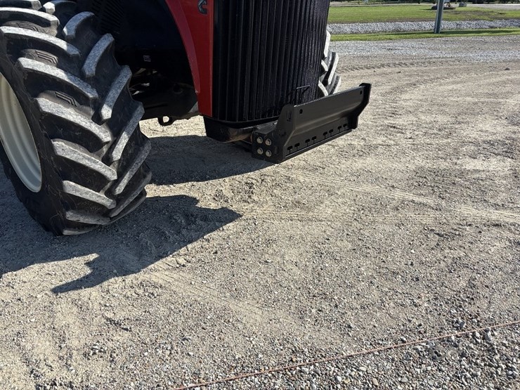 2015-versitle-310-mfwd-tractor-image-8