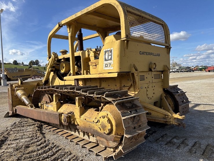 caterpillar-d7-image-3