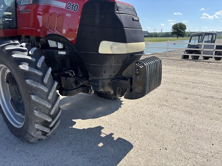 case-ih-magnum-210-cvt-image-8
