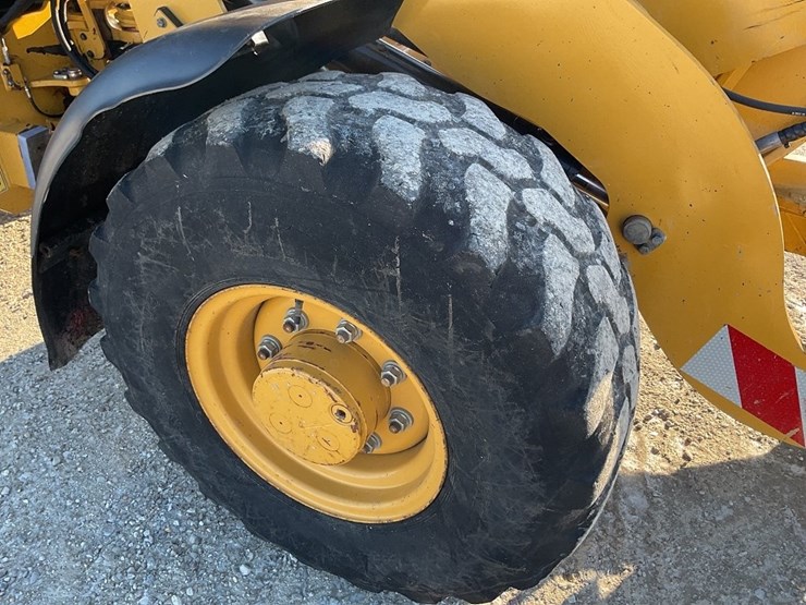 john-deere-6000-image-9