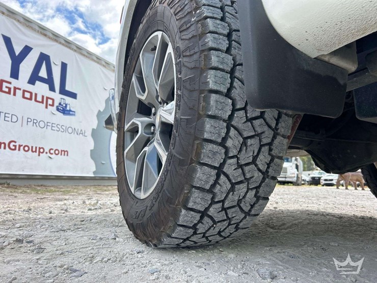 2023-chevrolet-1500-image-32