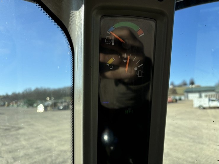 2014-case-ih-340-image-76