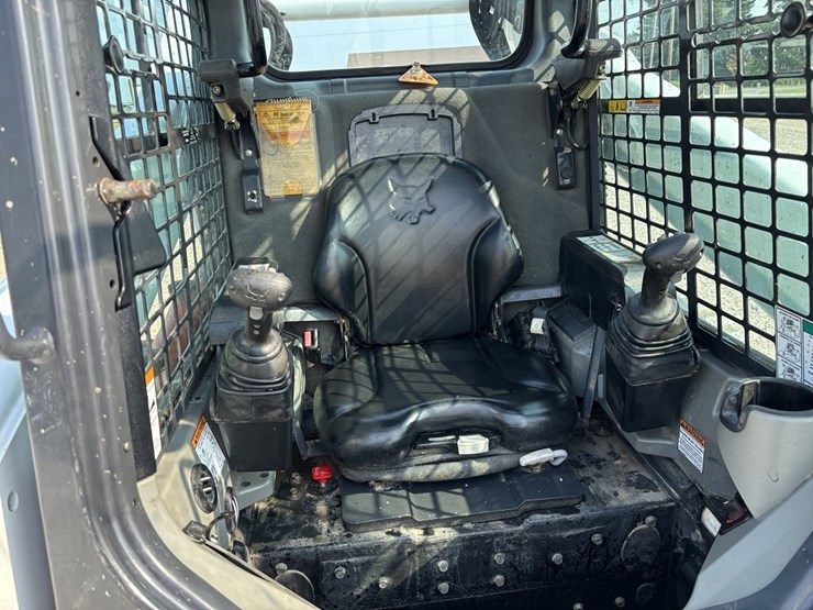 bobcat-t750-image-34