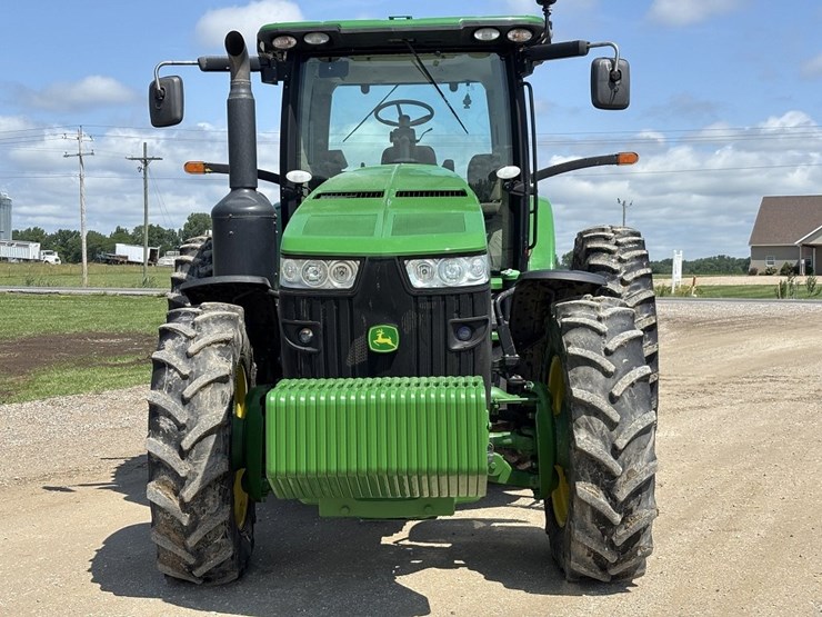 john-deere-8335r-image-8