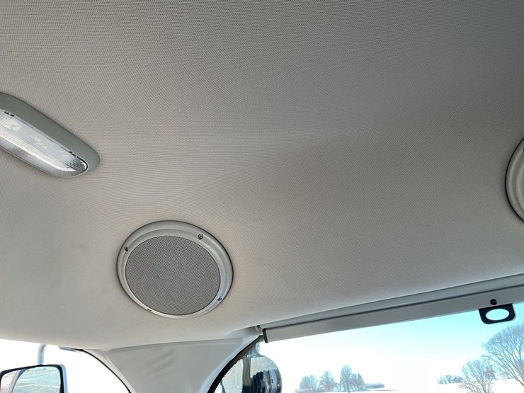 new-holland-t8.435-image-42