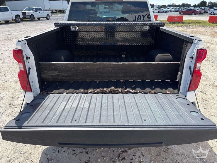 2022-chevrolet-1500-image-7