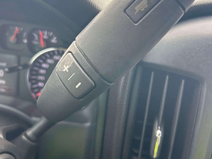 2017-chevrolet-silverado-1500-image-14