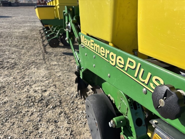 1997-john-deere-1770-image-45