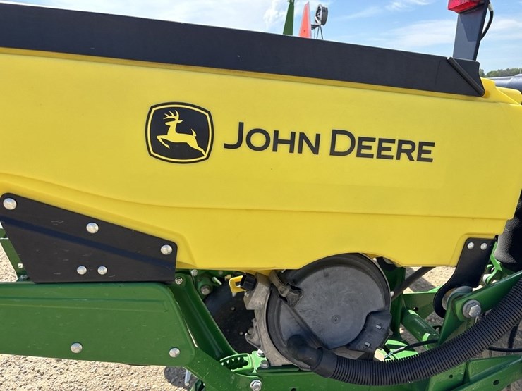 john-deere-1785-image-11