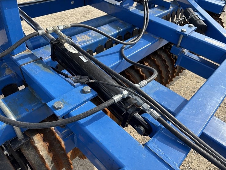 2011-landoll-3130-31-image-15