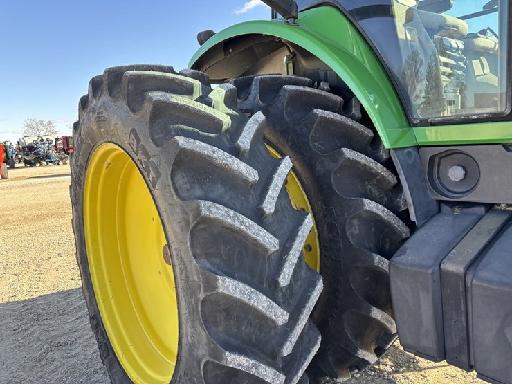 john-deere-8330-image-18