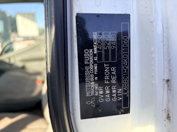 2004-mitsubishi-fuso-box-truck-image-16
