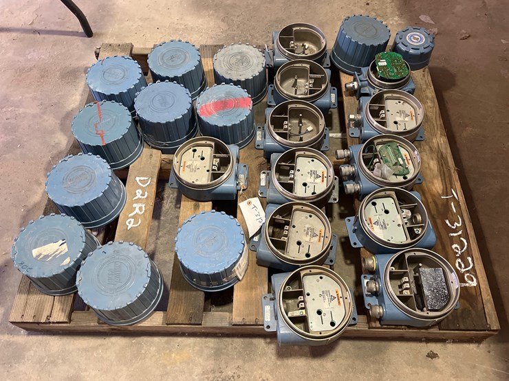 #3416-•-micro-motion-flow-meter-controllers,-rft9739-image-1