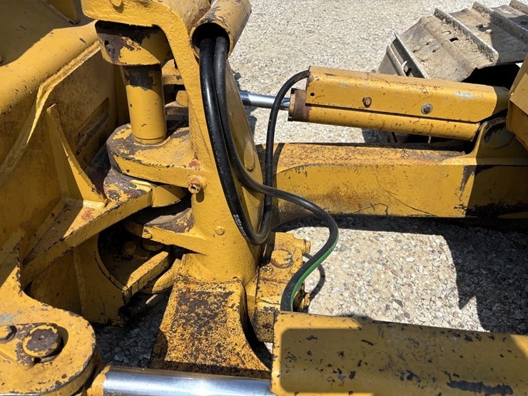 caterpillar-d5m-image-32