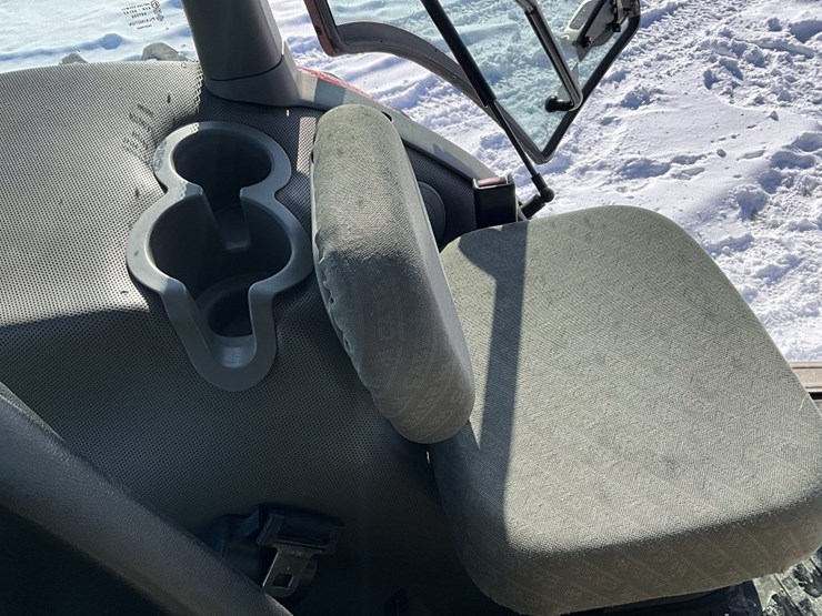 case-ih-mx270-image-33