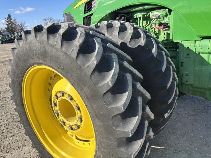john-deere-8330-image-33