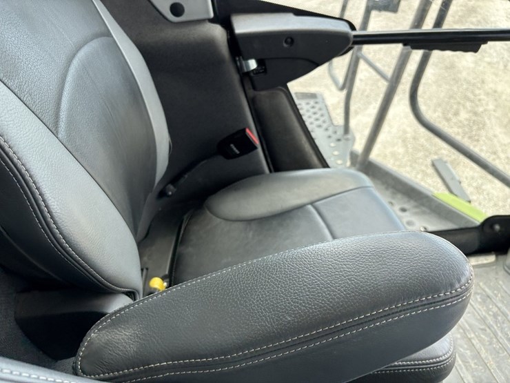 claas-lexion-8600tt-image-49