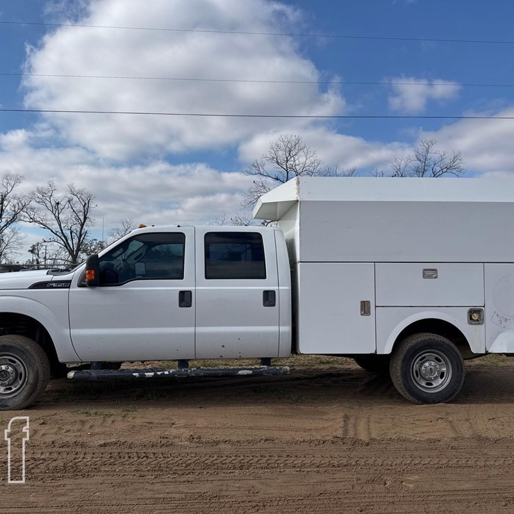 2012 FORD F350 XL
