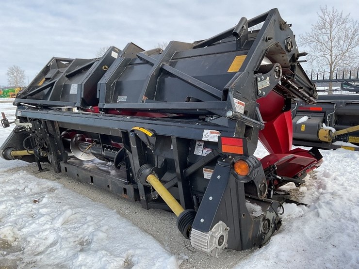 2015-harvestech-12-row-folding-corn-head-image-6