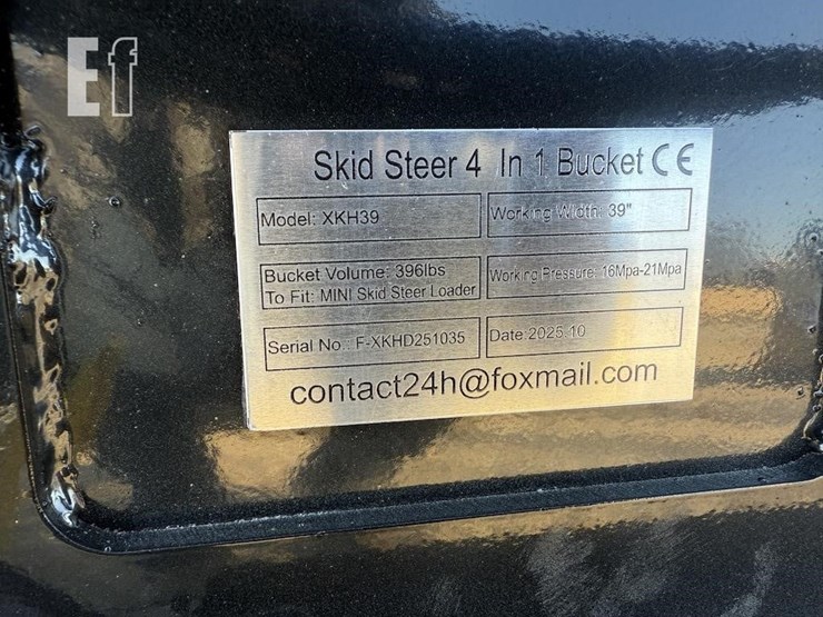 mini-skid-steer-4-in-1-bucket-image-4