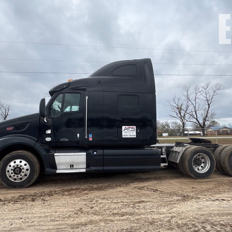 2013 PETERBILT 587