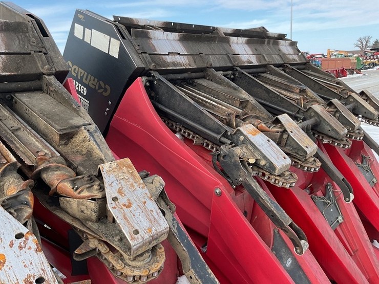 2015-harvestech-12-row-folding-corn-head-image-12