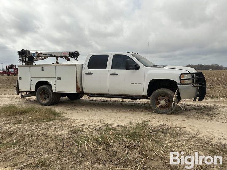 2013-chevrolet-3500-image-4