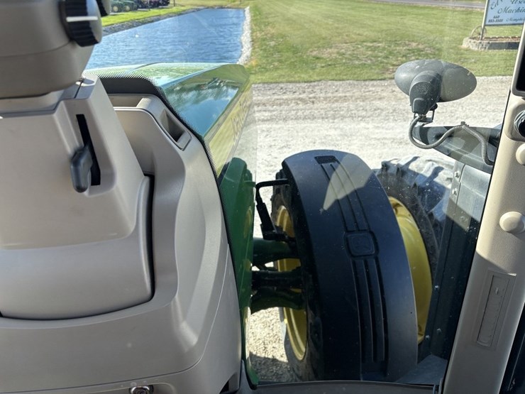 john-deere-8285r-image-43
