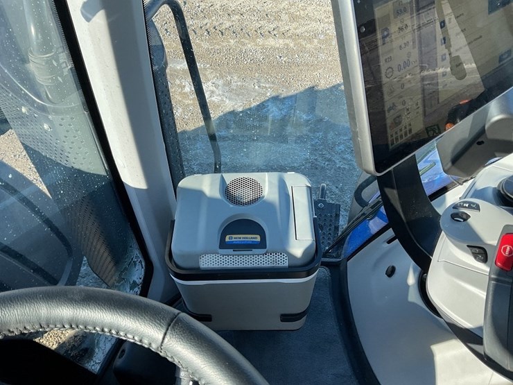 new-holland-t8.435-image-36