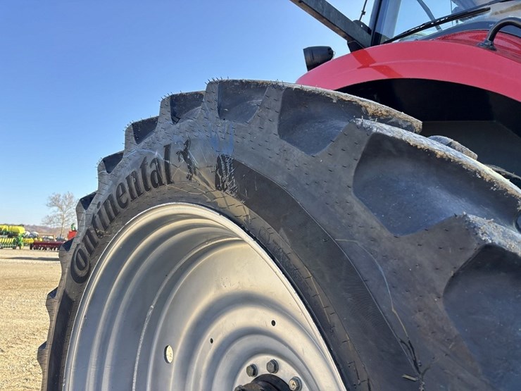 2014-case-ih-340-image-25