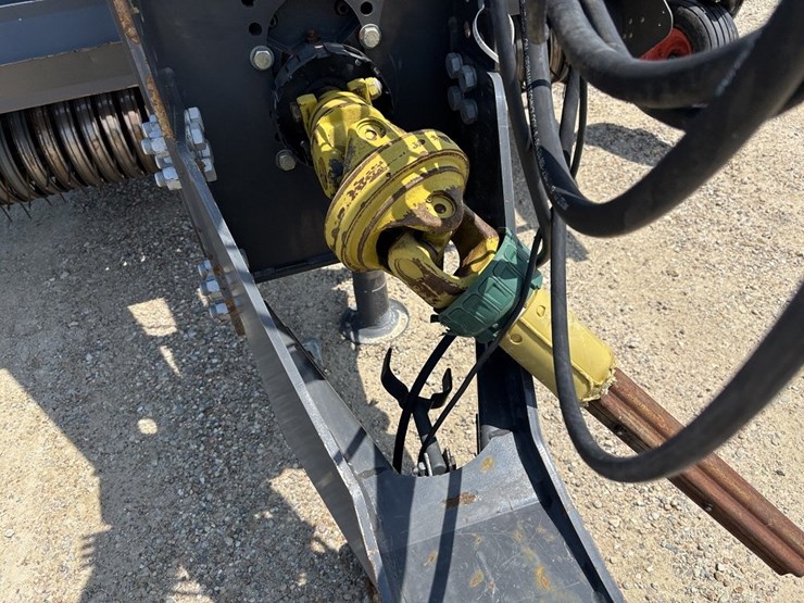 2018-claas-quandrant-5300rf-large-square-baler-image-10