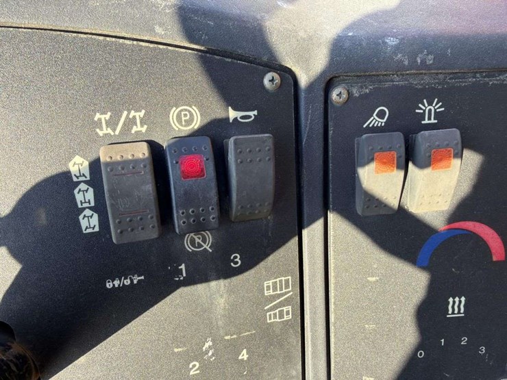 2012-jlg-g6-42a-image-21