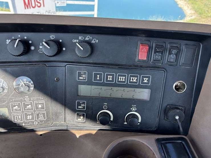 john-deere-8200-image-41