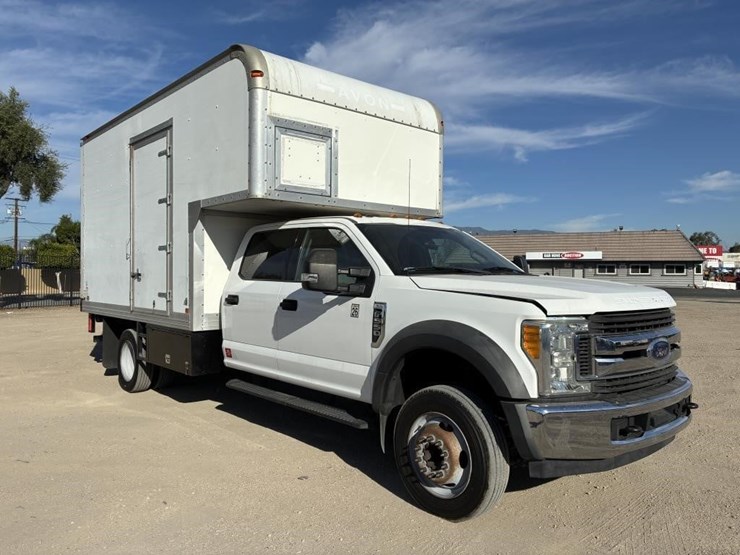 2017-ford-f550-xlt-image-2