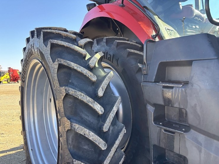 2014-case-ih-340-image-24