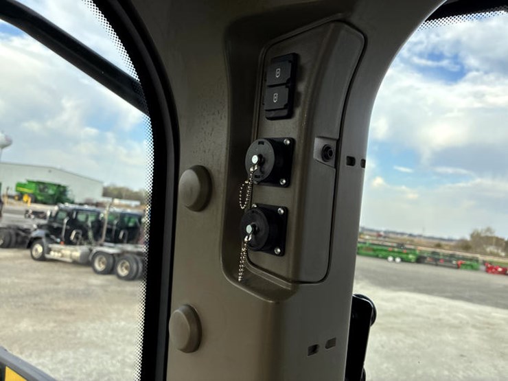 john-deere-8r-370-image-88