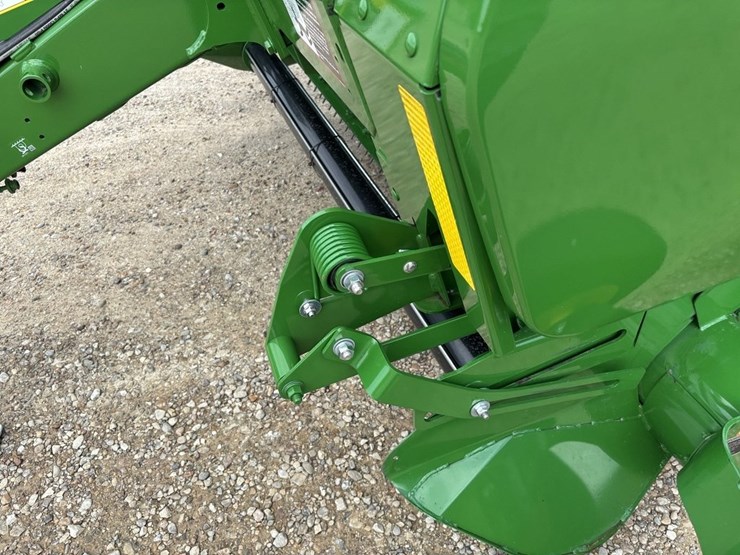 2024-john-deere-561m-image-37