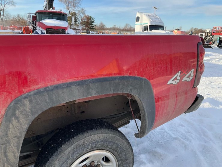 2005-chevrolet-k2500-image-19