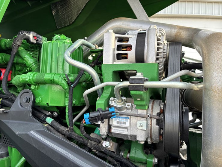 john-deere-8r-370-image-39