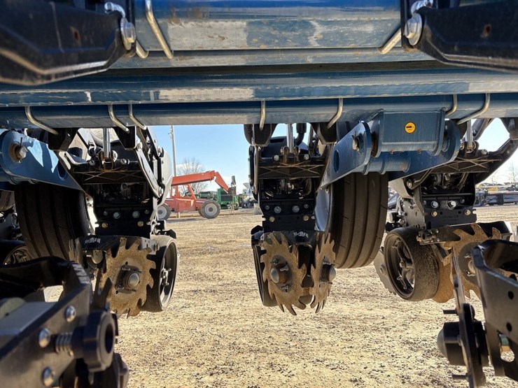 2024-kinze-5900-image-21