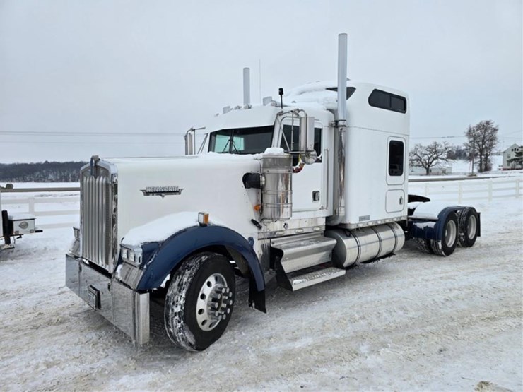 kenworth-w900-image-1