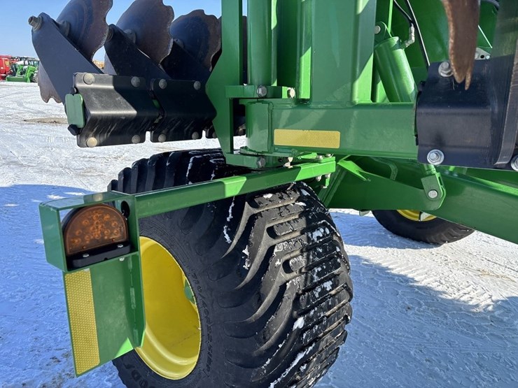 2024-john-deere-2680h-image-21