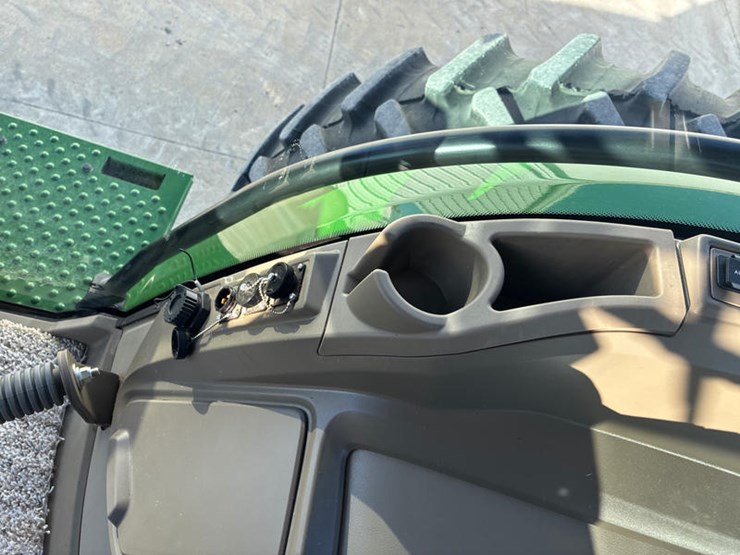 john-deere-8r-370-image-81